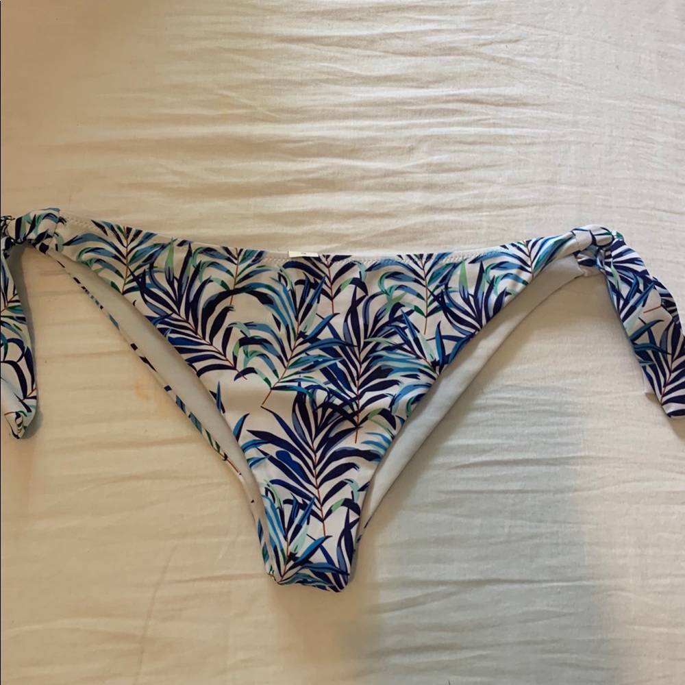 Large cheeky swim bottoms
